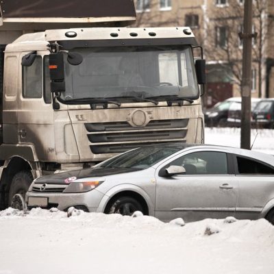 Detroit, MI – Semi-Truck Jackknifes on I-75 NB at State Fair Ave